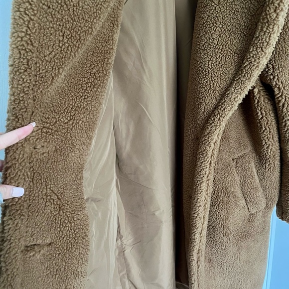 Gap Size Medium Sherpa Jacket in Camel - Picture 4 of 7
